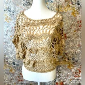 Cute Loose Knit Cropped Short Sleeve Top.